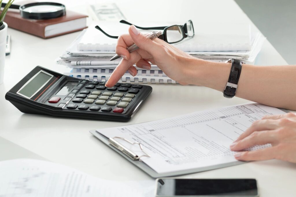 In-House vs Outsourced Bookkeeping